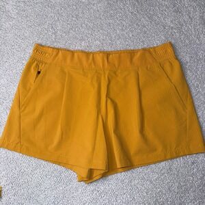 Athleta Textured Brooklyn Shorts Women's Size 16‎ Tuscan Gold